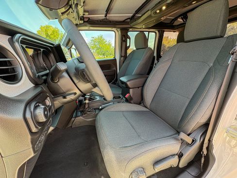 Used 2026 Jeep Wrangler Unlimited Sport AWD/4WD image 24