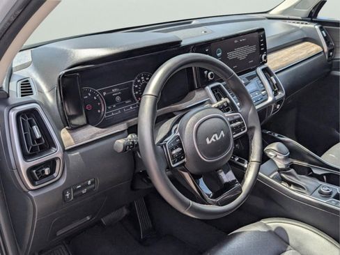 Used 2023 Kia Sorento EX w/ Panoramic Sunroof Package FWD image 11