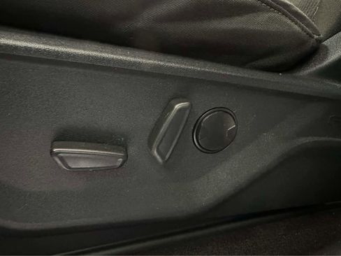 Used 2022 Ford F150 XLT w/ Equipment Group 302A High image 17