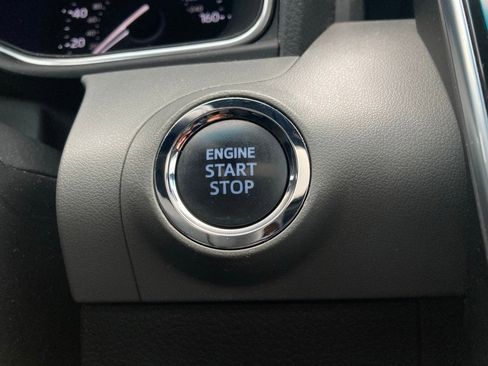 Used 2022 Toyota Avalon XLE image 21