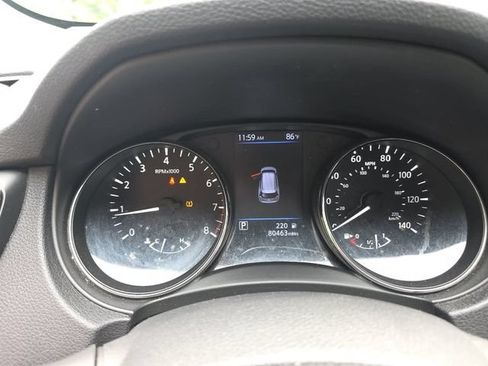 Used 2018 Nissan Rogue SV w/ Sun & Sound Touring Package AWD/4WD image 12