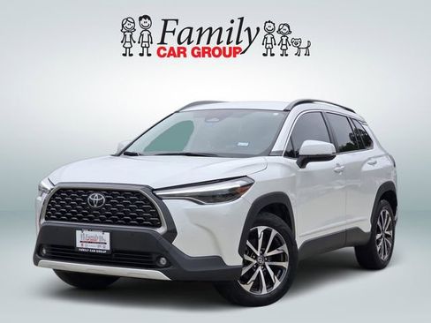Used 2023 Toyota Corolla Cross XLE FWD image 1