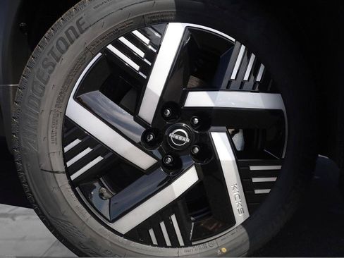 New 2026 Nissan Kicks SV w/ SV Premium Package image 3