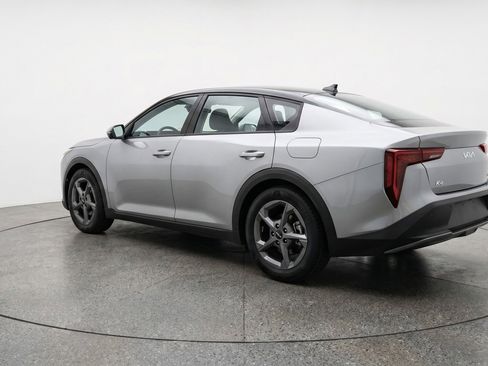 Used 2025 Kia K4 FWD image 5