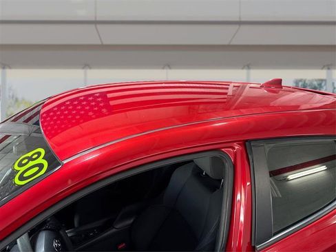 Used 2020 Toyota C-HR LE FWD image 11
