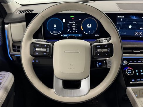 Used 2025 Hyundai Santa Fe Calligraphy image 16