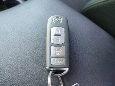 Used 2014 MAZDA MAZDA3 i Touring FWD image 32