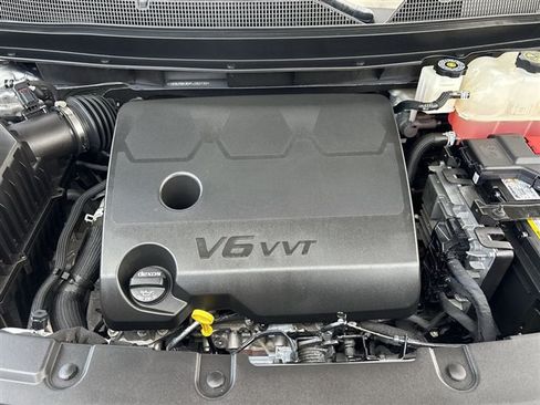 Used 2023 Chevrolet Traverse LT FWD image 28