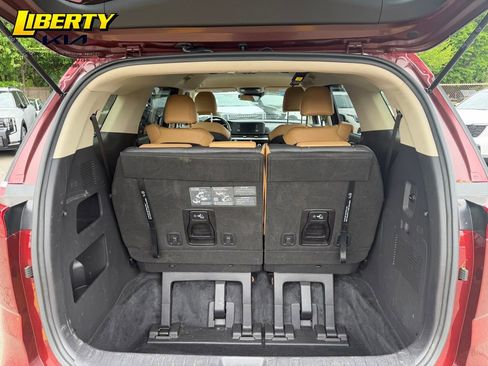 Used 2024 Kia Carnival LX FWD image 12