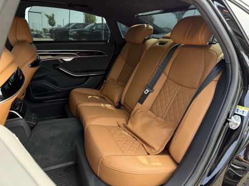 Used 2024 Audi S8 AWD/4WD image 31