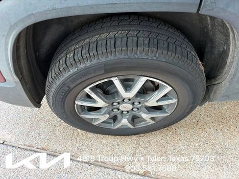Used 2021 GMC Acadia SLE FWD image 12