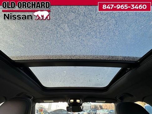 Used 2022 Volvo XC40 P8 Recharge Plus image 14