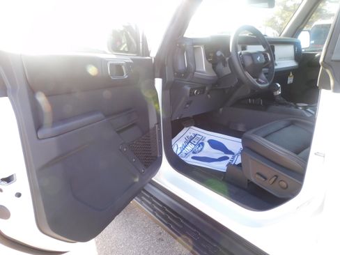 New 2025 Ford Bronco Outer Banks image 10