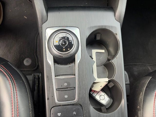 Used 2025 Ford Escape ST-Line Select AWD/4WD image 9