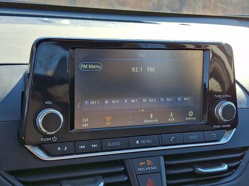 Used 2024 Nissan Altima 2.5 S FWD image 16