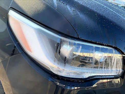 Used 2023 Lincoln Navigator 2WD image 28