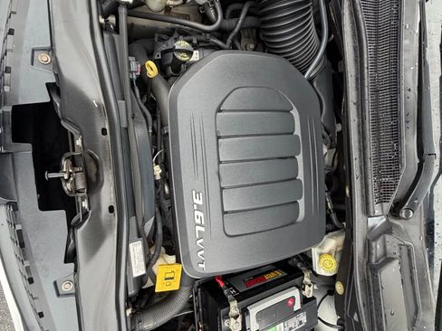 Used 2017 Dodge Grand Caravan SE image 24