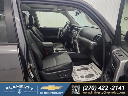 Used 2015 Toyota 4Runner SR5 Premium AWD/4WD image 17