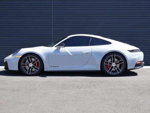 Used 2026 Porsche 911 Carrera 4 GTS AWD/4WD image 2