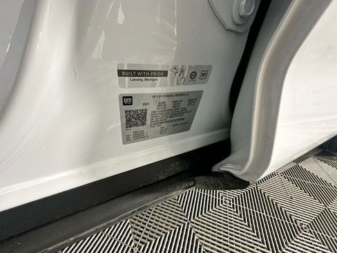 Used 2025 GMC Acadia Elevation image 12