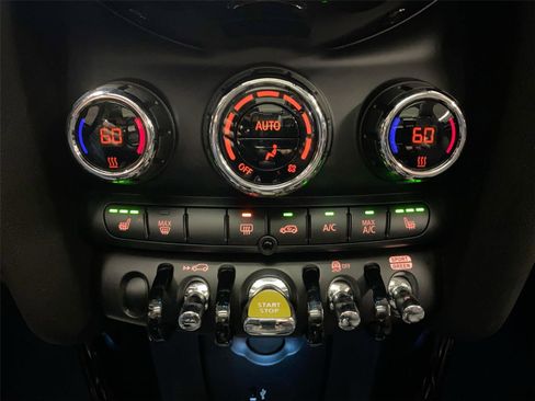 Certified 2024 MINI Cooper SE image 21