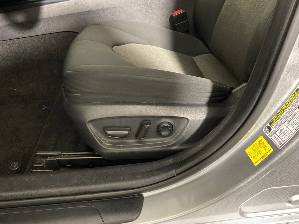 Used 2020 Toyota Camry LE FWD image 20