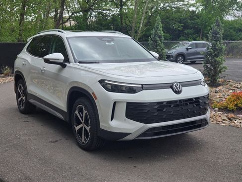 New 2026 Volkswagen Tiguan SE AWD/4WD image 7
