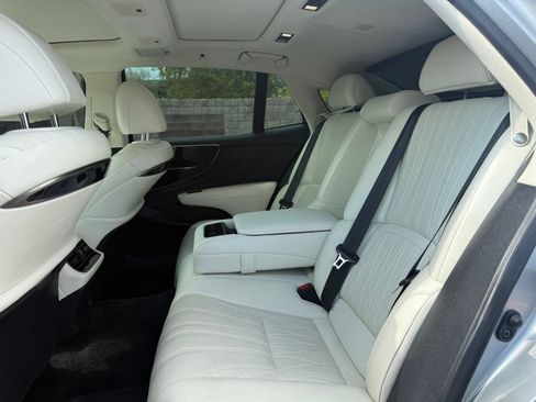 Used 2022 Lexus LS 500 w/ Interior Upgrade Package RWD image 8