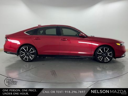 Used 2024 Honda Accord Touring image 5