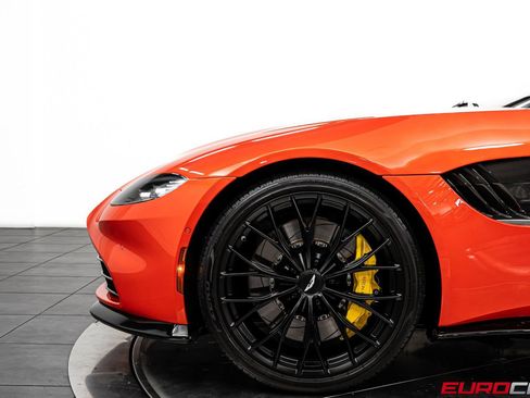 Used 2022 Aston Martin V8 Vantage Roadster image 16