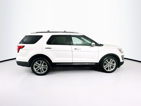Used 2017 Ford Explorer Limited w/ Equipment Group 301A FWD image 10