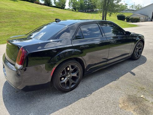 Used 2020 Chrysler 300 Touring L w/ Quick Order Package 2EF RWD image 5