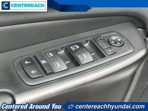 Used 2019 Jeep Cherokee Limited image 15