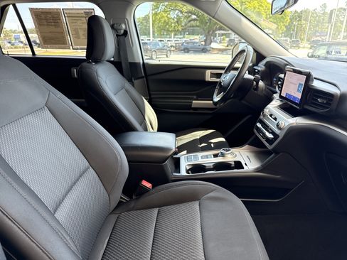 Used 2022 Ford Explorer XLT RWD image 32