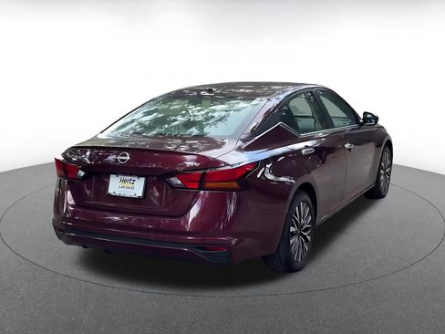 Used 2024 Nissan Altima 2.5 SV FWD image 14