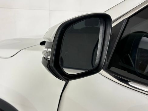 Used 2015 Toyota Highlander Limited w/ Driver Technology Package AWD/4WD image 17