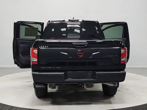 Used 2024 Nissan Titan PRO-4X w/ Pro-4x Convenience Package AWD/4WD image 14