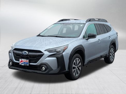Used 2023 Subaru Outback Premium AWD/4WD image 3