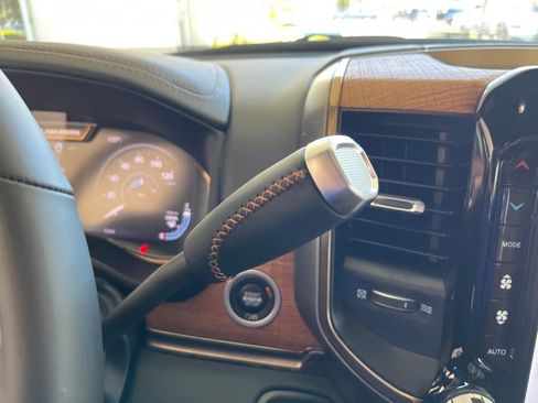 New 2024 RAM 2500 Limited image 8