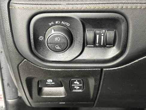 Used 2022 RAM 1500 Limited w/ Trailer Tow Group image 19