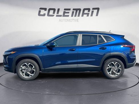 Used 2024 Chevrolet Trax LT w/ Driver Confidence Package image 2