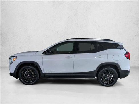 Used 2024 GMC Terrain SLT w/ Infotainment Package II AWD/4WD image 5