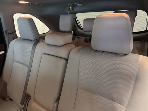 Used 2018 Toyota Highlander LE image 13