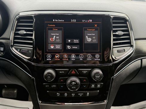 Used 2021 Jeep Grand Cherokee Limited AWD/4WD image 29