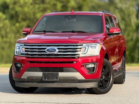 Used 2020 Ford Expedition XLT w/ Equipment Group 201A RWD image 2