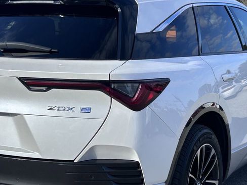 Used 2024 Acura ZDX A-Spec image 7