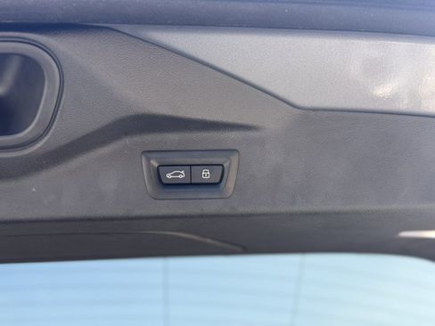 Certified 2025 BMW X7 xDrive40i w/ Executive Package image 24