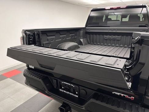 New 2025 GMC Sierra 2500 AT4 w/ AT4 Premium Plus Package image 23
