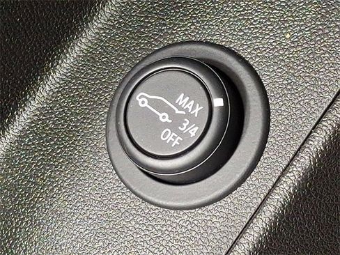 Used 2023 Chevrolet Equinox LT image 25