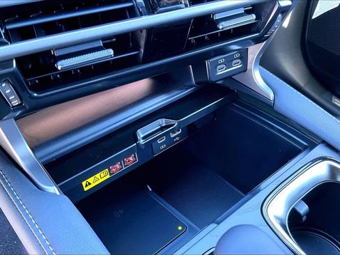 New 2026 Lexus RX 450h Luxury AWD/4WD image 15